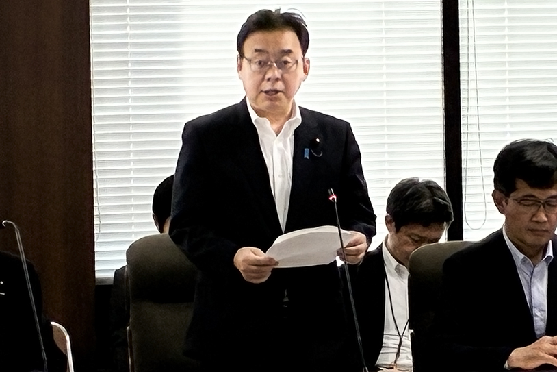 Japanese Health Minister Kenichiro Ueno