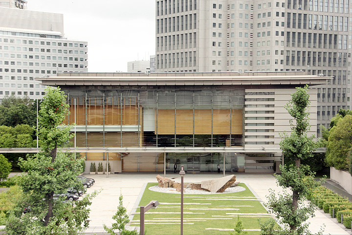 Japan Launches Growth Strategy HQ, Sets Drug Discovery as Priority ...